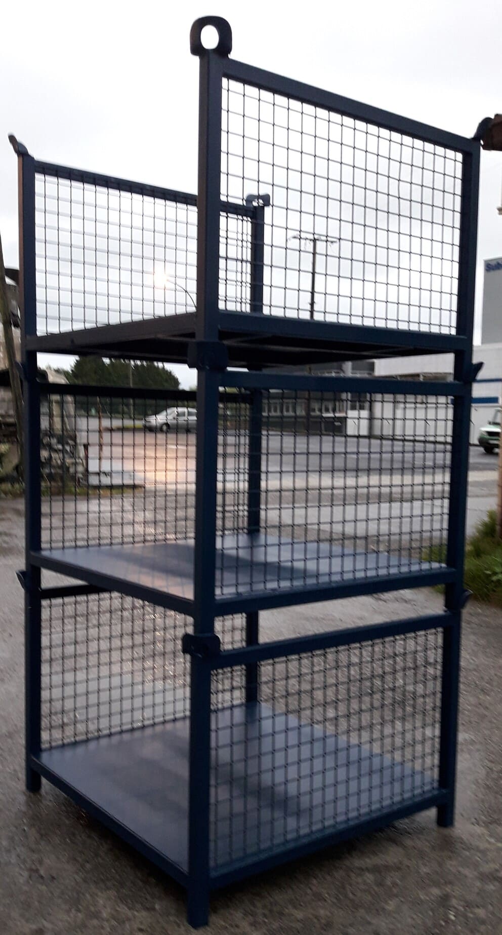 Contenedor con dos Laterales Abiertos Apilados