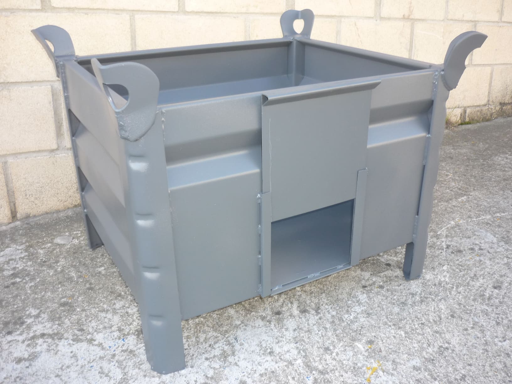 Contenedor con Trampilla para Vaciado