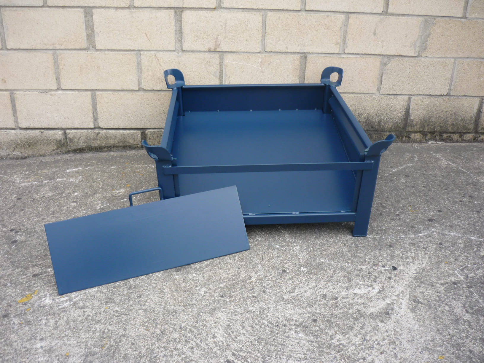 Contenedor con Fondo Inclinado - Rampa Vaciado