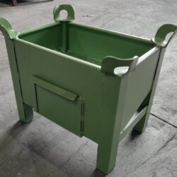 Contenedor con Fondo Inclinado y Trampilla Vaciado