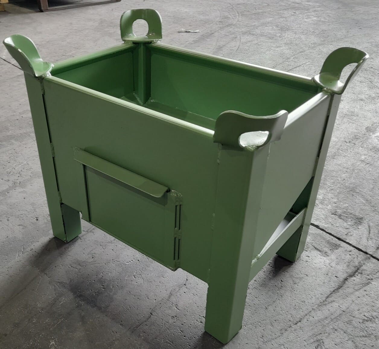 Contenedor con Fondo Inclinado y Trampilla Vaciado