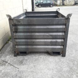 Contenedor con Entrada de Uñas 4 Lados