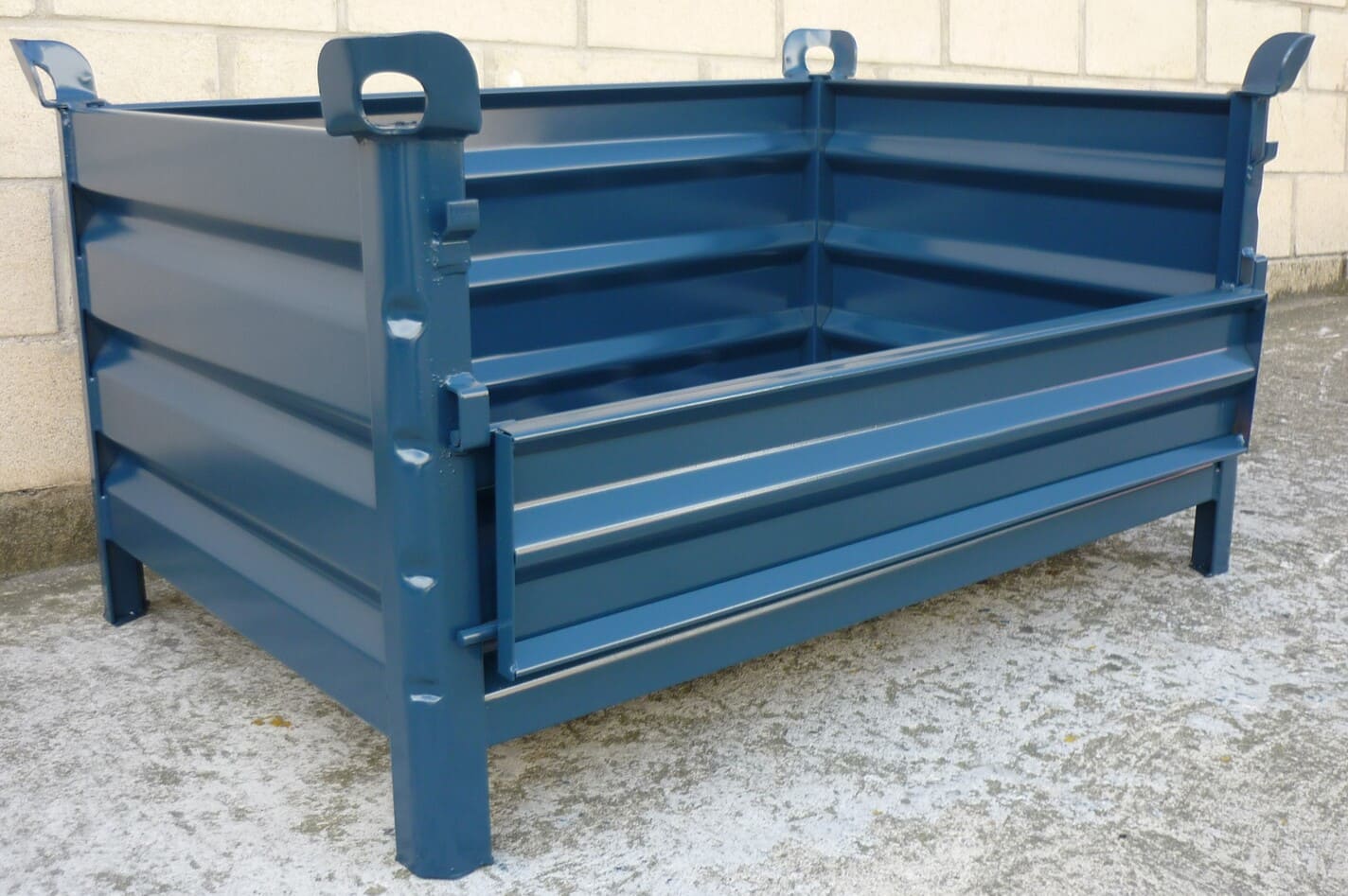 Contenedor con Lateral Abatible Abierto