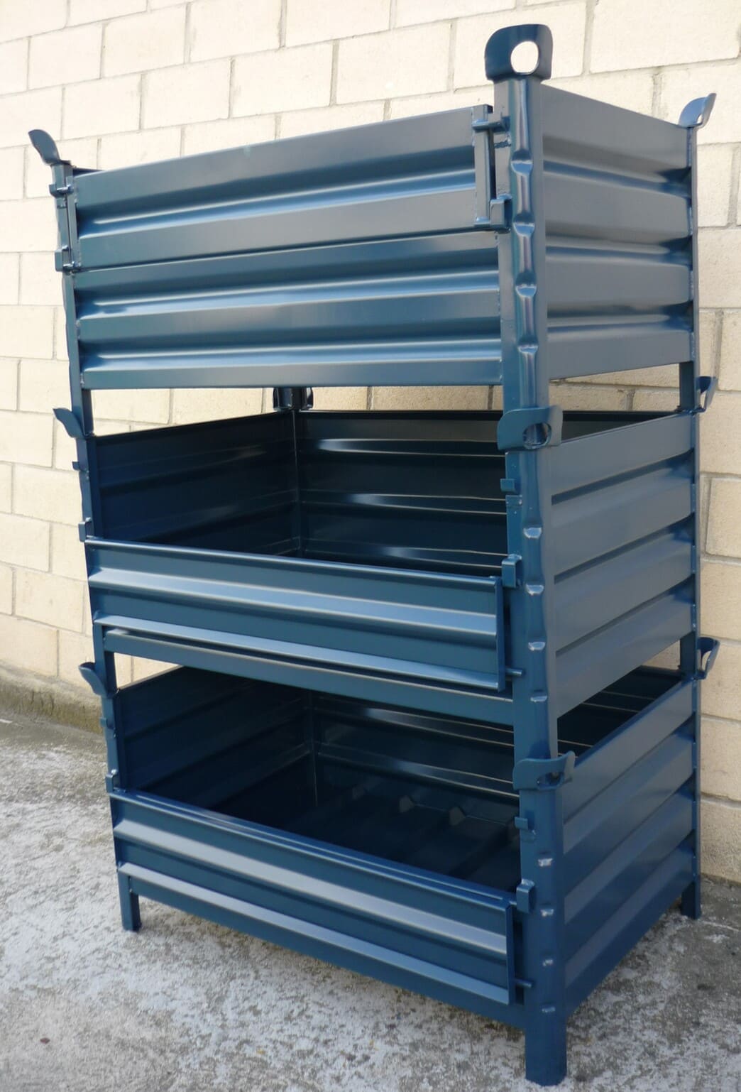 Contenedores con Laterales Abatibles Apilados