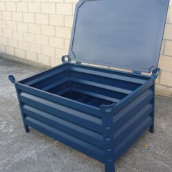 Contenedor con Tapa Abierto