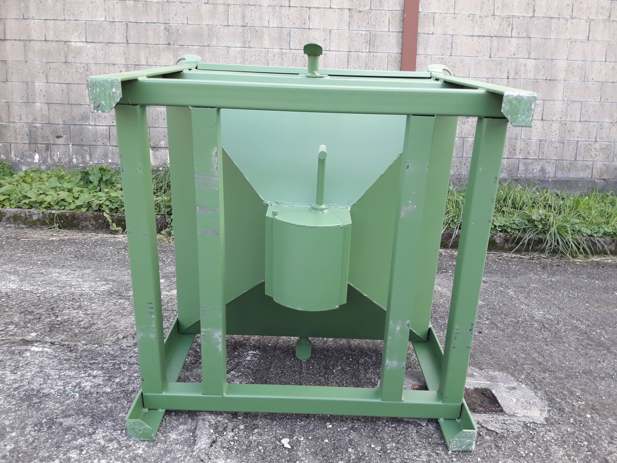 Contenedor con Tolva Apertura Palanca